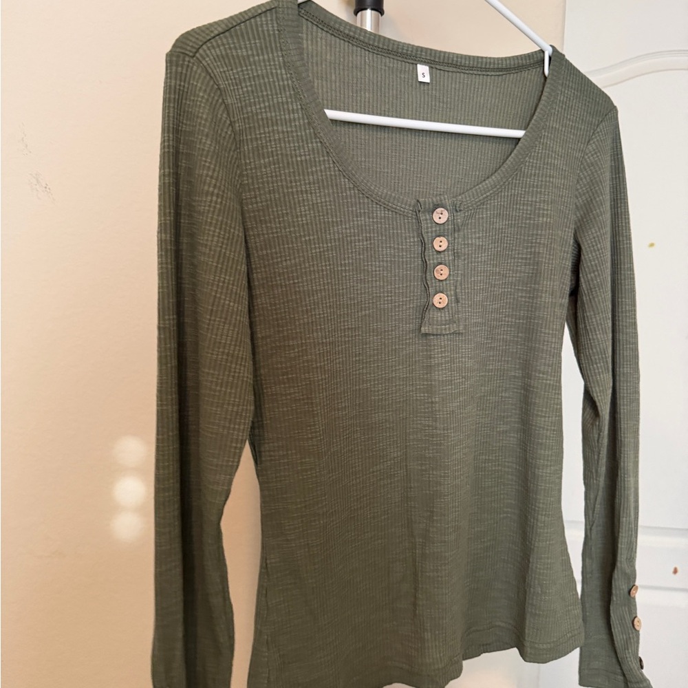 Olive green ribbed long sleeve size small